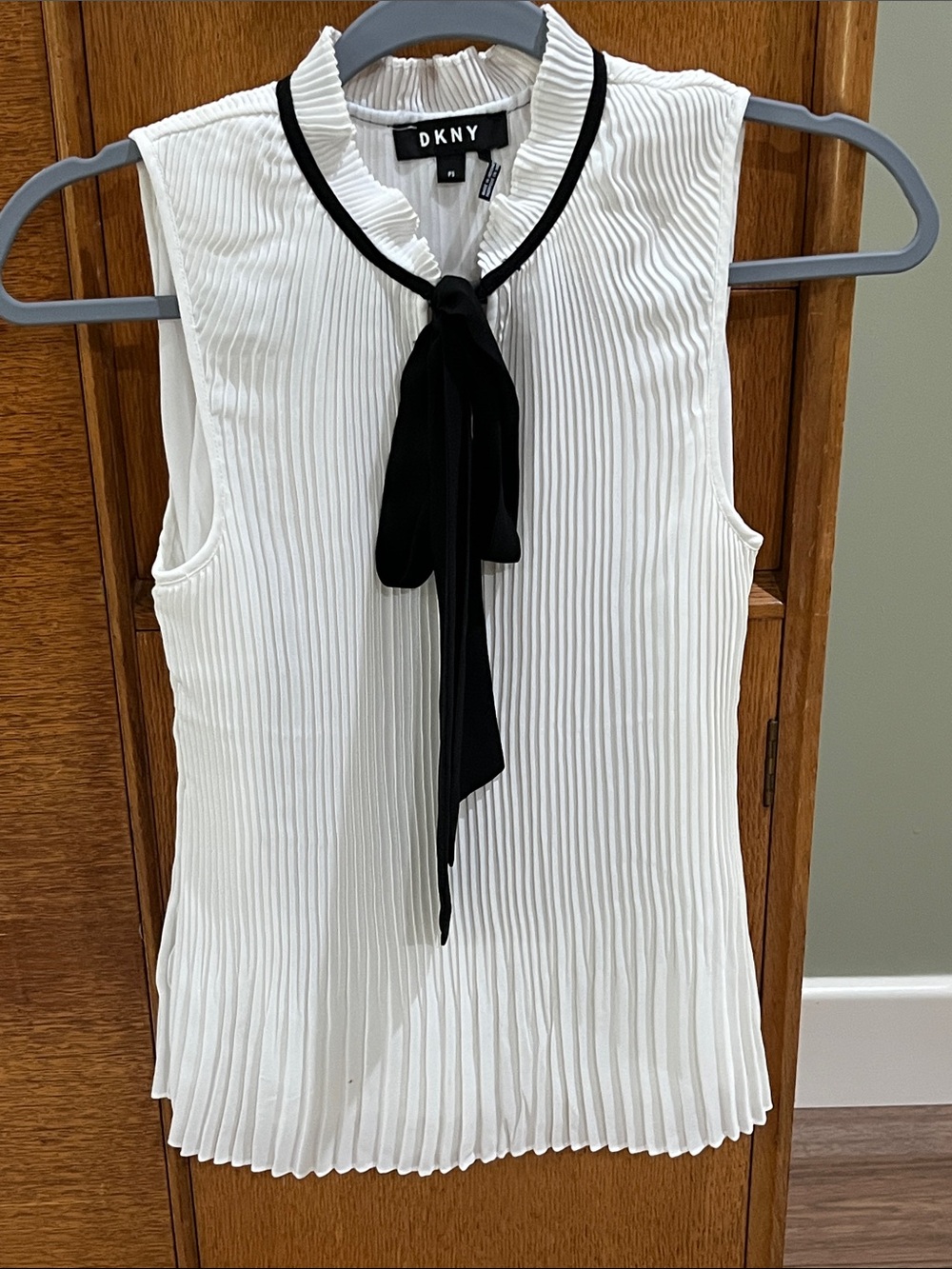 DKNY White Pleated Sleeveless Top with Black Tie